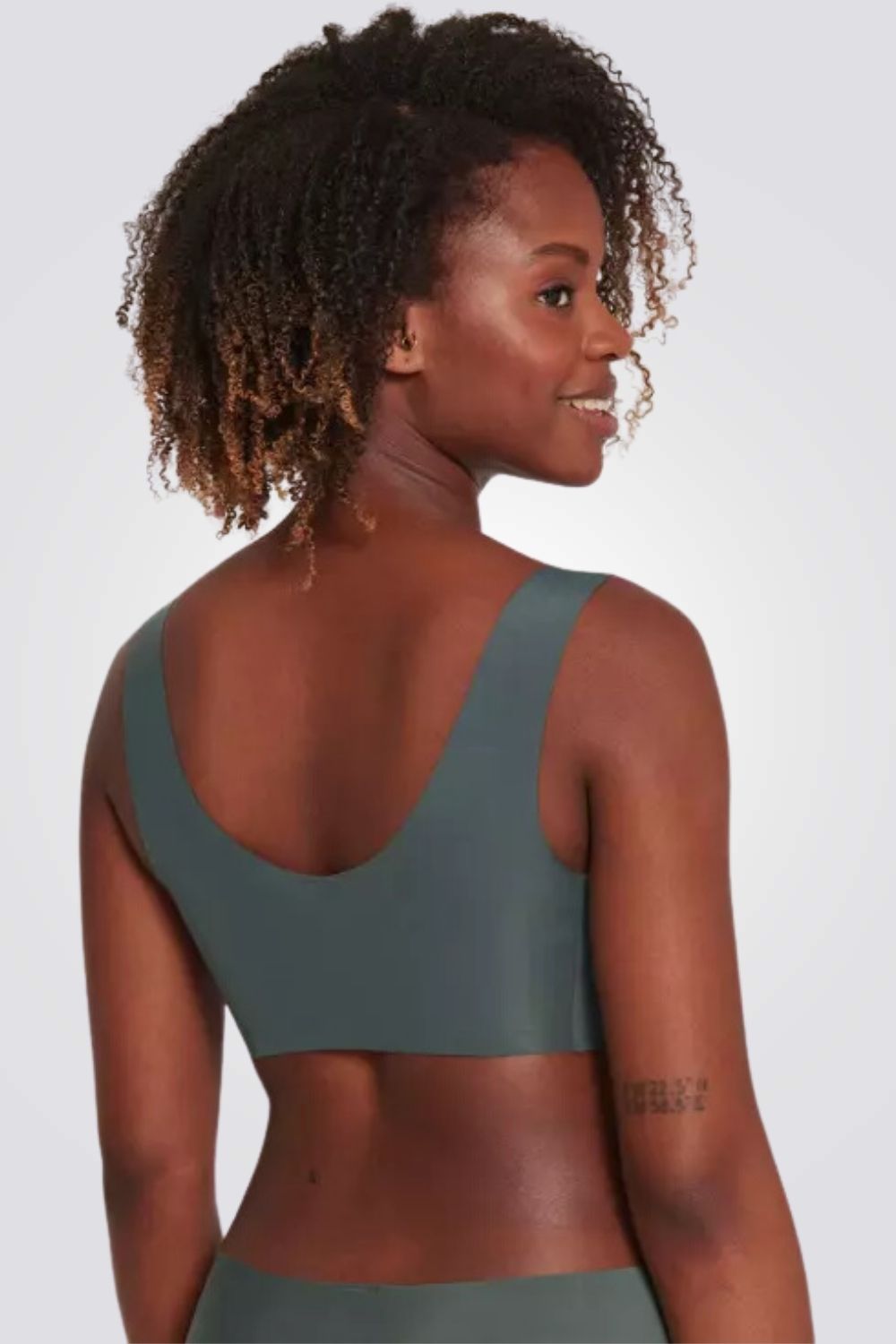 גוזייה Zero Feel Bralette EX בצבע כחול כהה