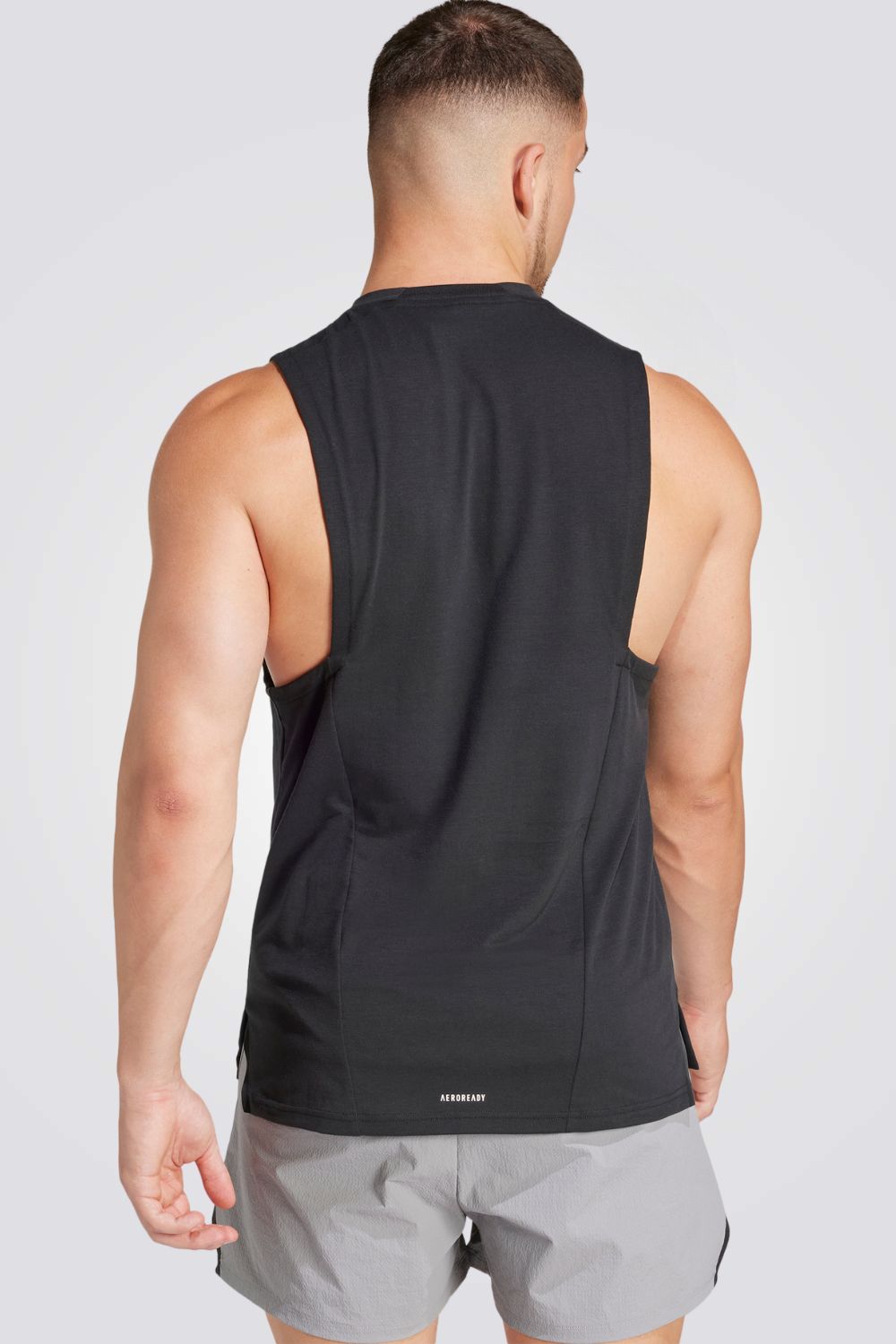 גופיייה לגברים DESIGNED FOR TRAINING בצבע שחור