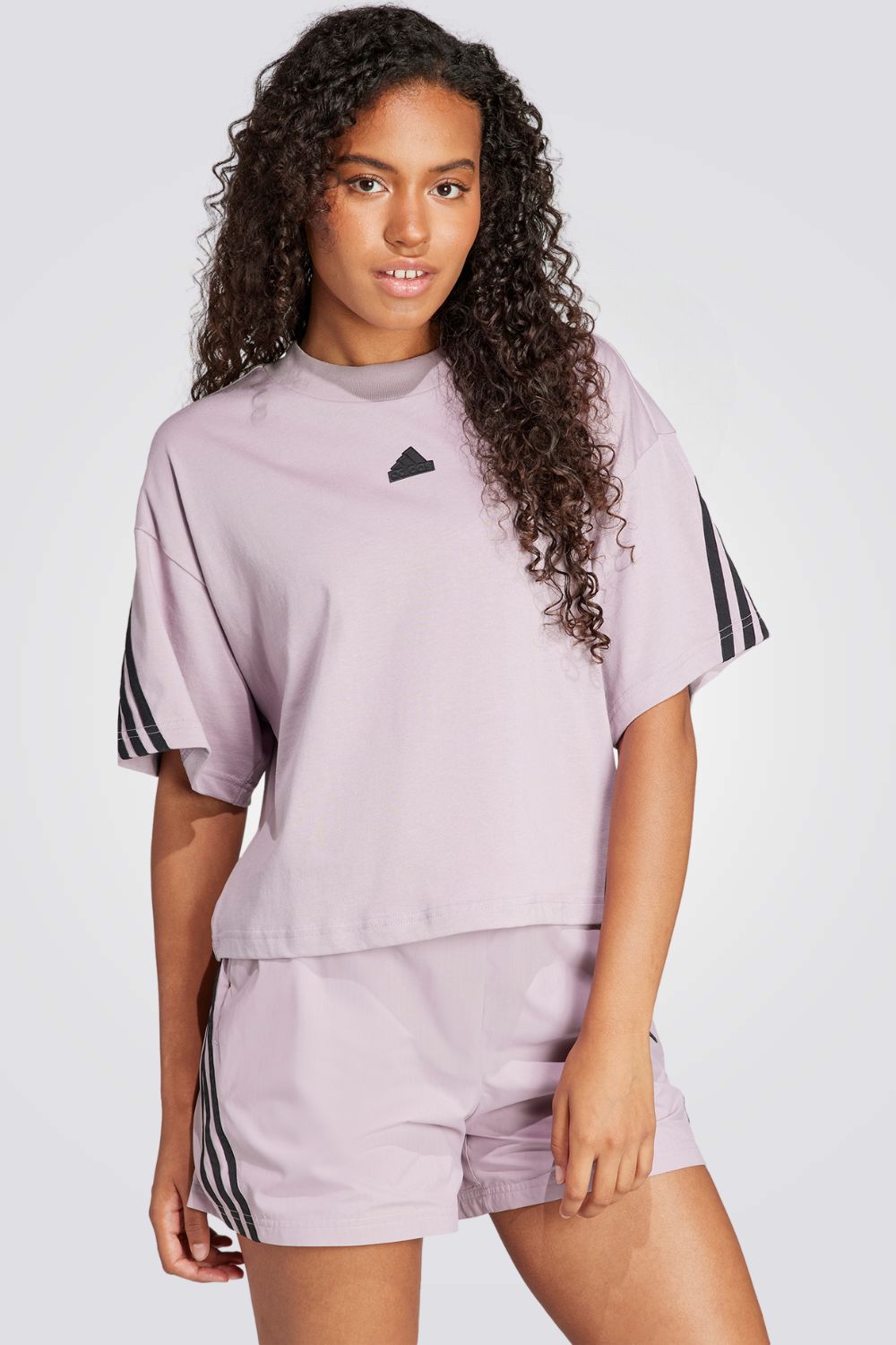 טישירט לנשים FUTURE ICONS 3-STRIPES בצבע לילך