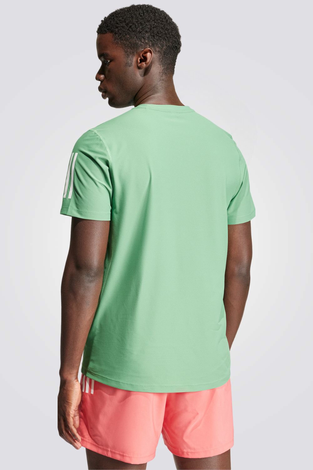 טישירט לגברים OWN THE RUN בצבע ירוק בהיר