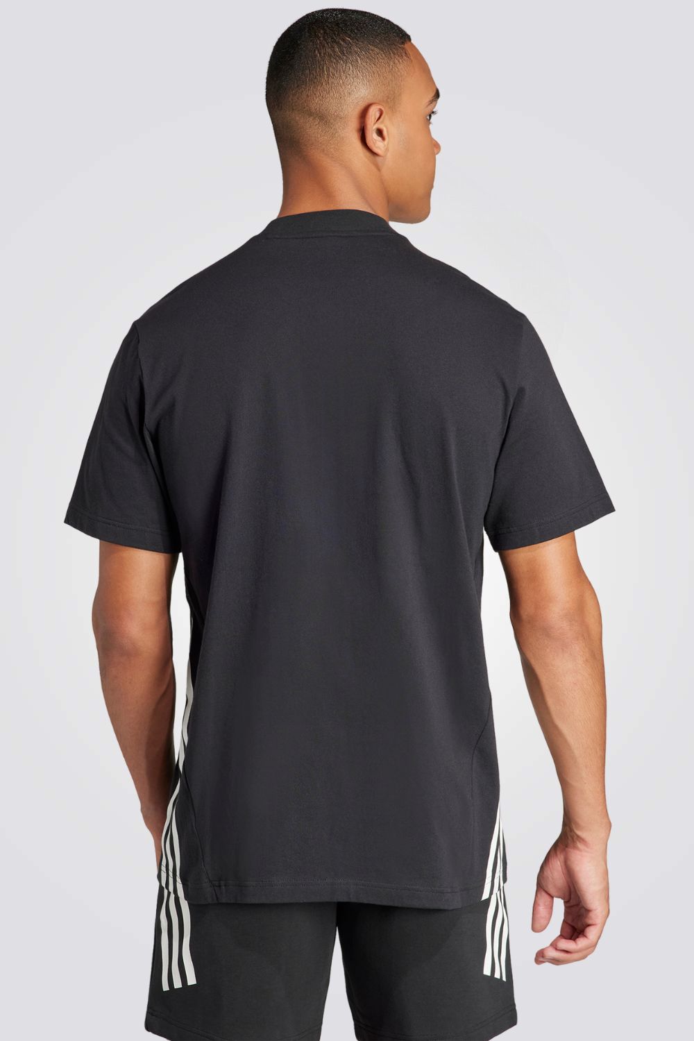 טישירט לגברים FUTURE ICONS 3-STRIPES בצבע שחור