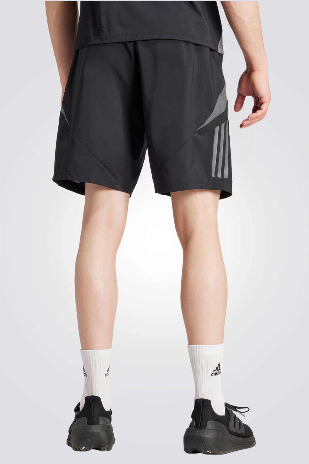 מכנסיים קצרים לגברים TIRO 24 בצבע שחור ולבן