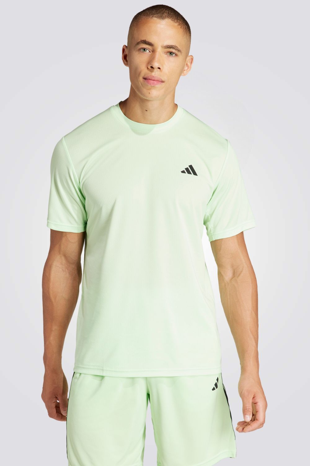 טישירט לגברים TRAIN ESSENTIALS בצבע ירוק זוהר