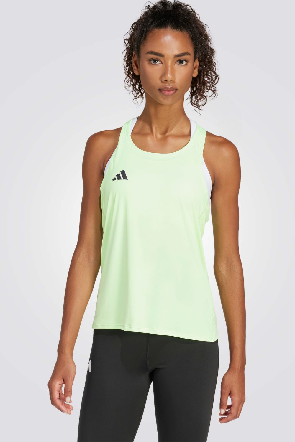 גופייה לנשים ADIZERO ESSENTIALS בצבע ירוק זוהר