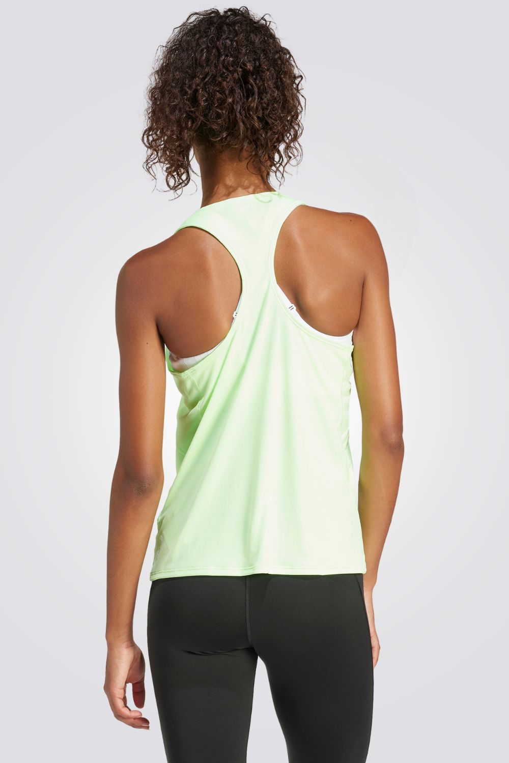 גופייה לנשים ADIZERO ESSENTIALS בצבע ירוק זוהר