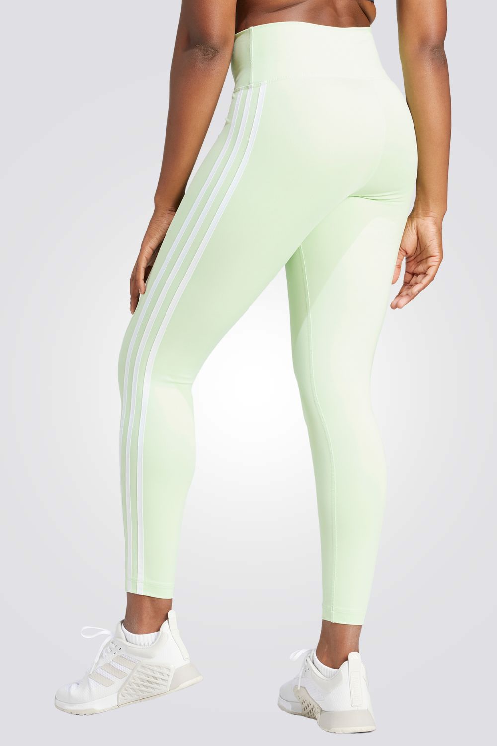 טייץ לנשים TRAIN ESSENTIALS 3-STRIPES HIGH-WAISTED 7/8 בצבע ירוק זוהר