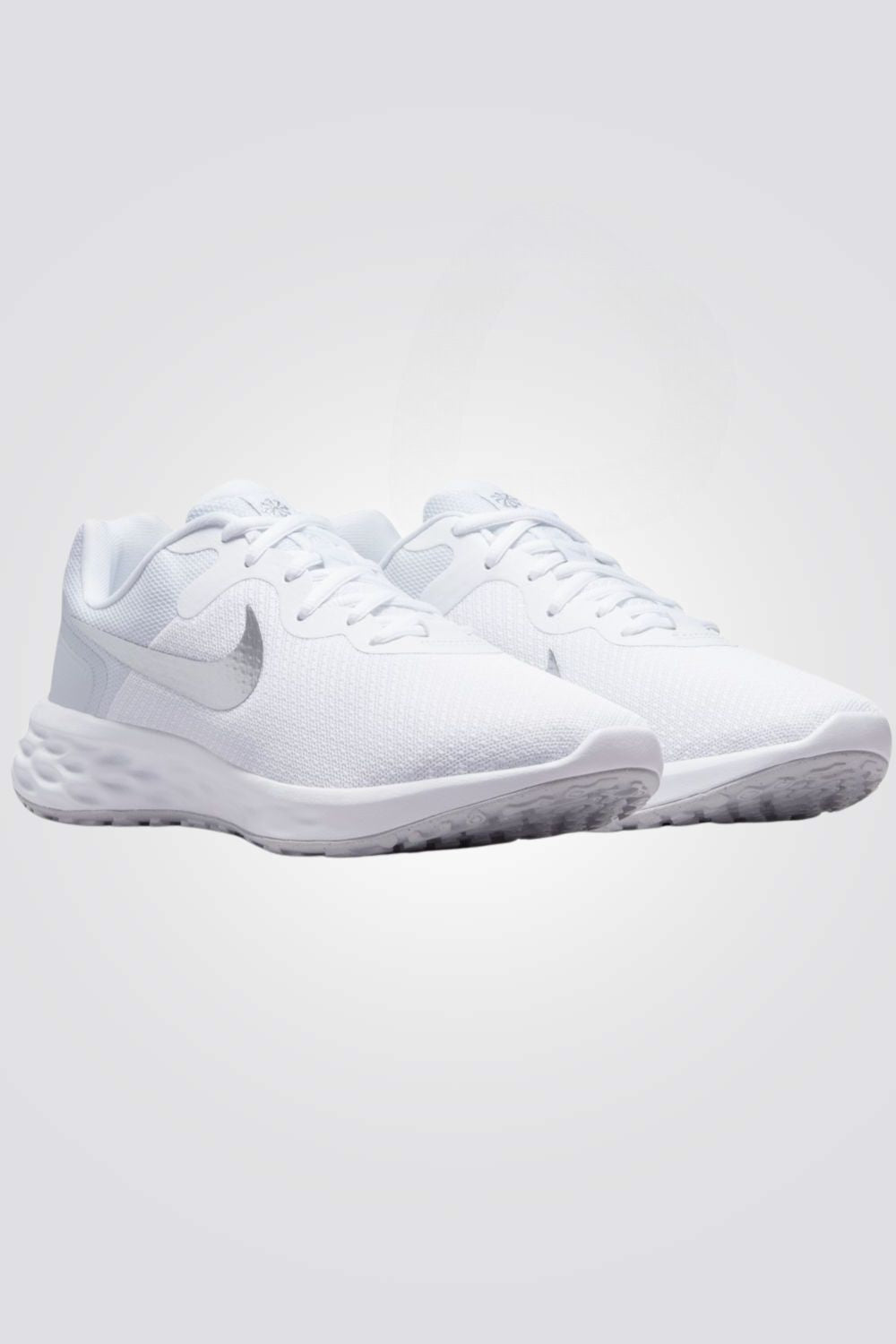 נעלי ספורט Revolution 6 Next Nature בצבע לבן וכסוף