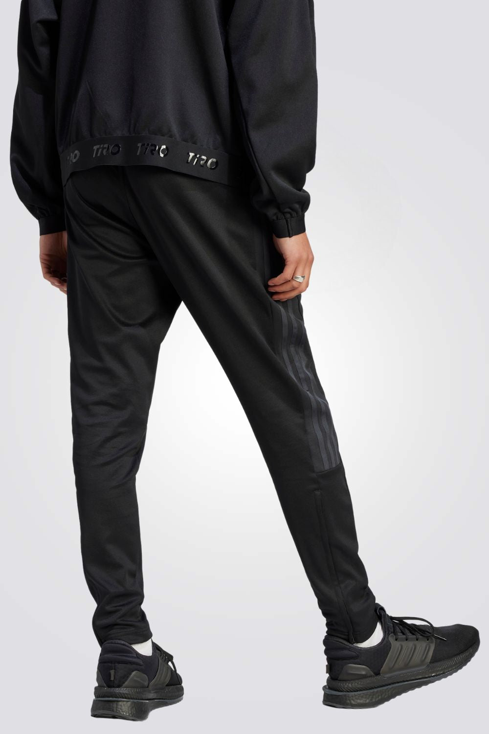 מכנסיים ארוכים לגברים TIRO בצבע שחור