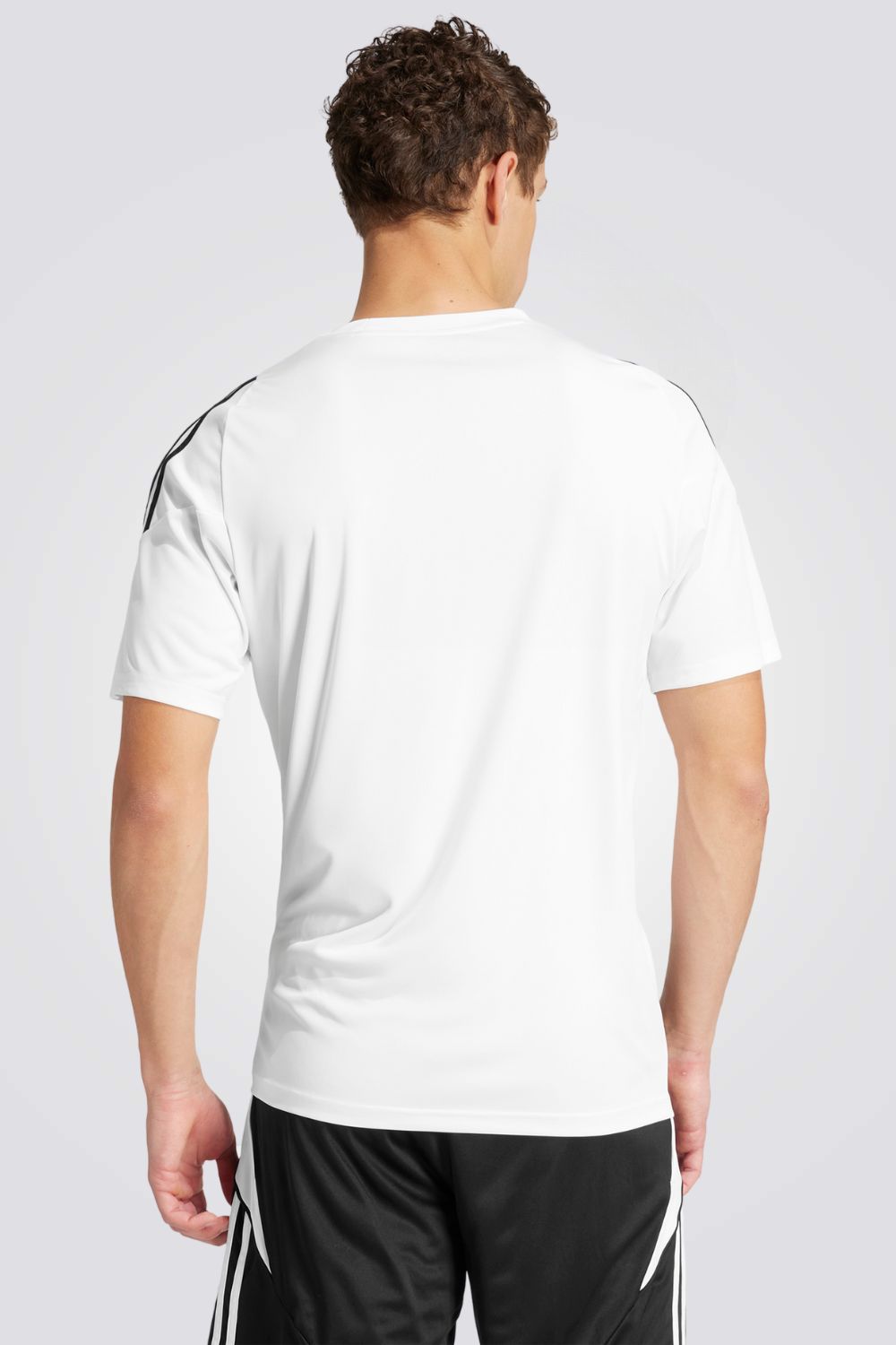 טישירט לגברים TIRO24 בצבע לבן ושחור