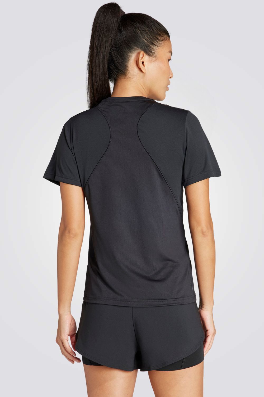 טישירט לנשים DESIGNED FOR TRAINING בצבע שחור