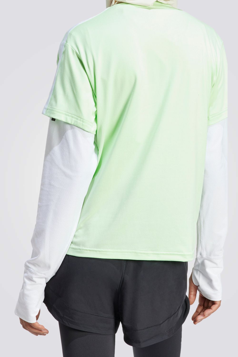 טישירט לנשים AEROREADY TRAIN ESSENTIALS 3-STRIPES בצבע ירוק זוהר