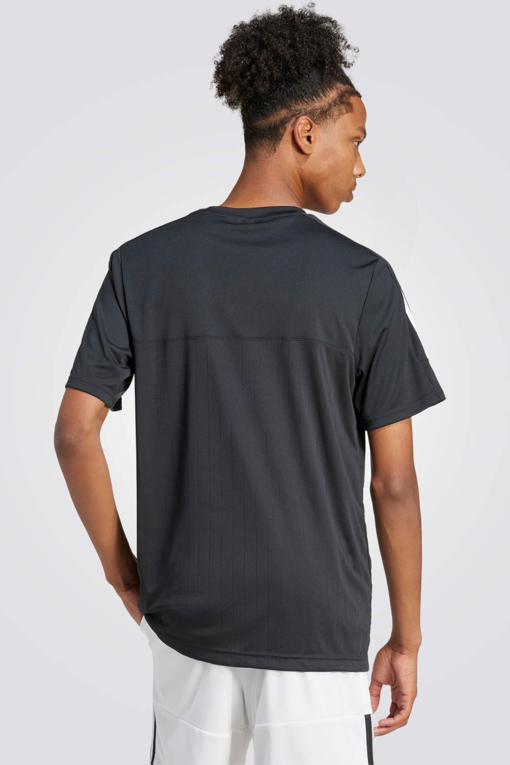 טישירט לגברים TIRO בצבע שחור ולבן