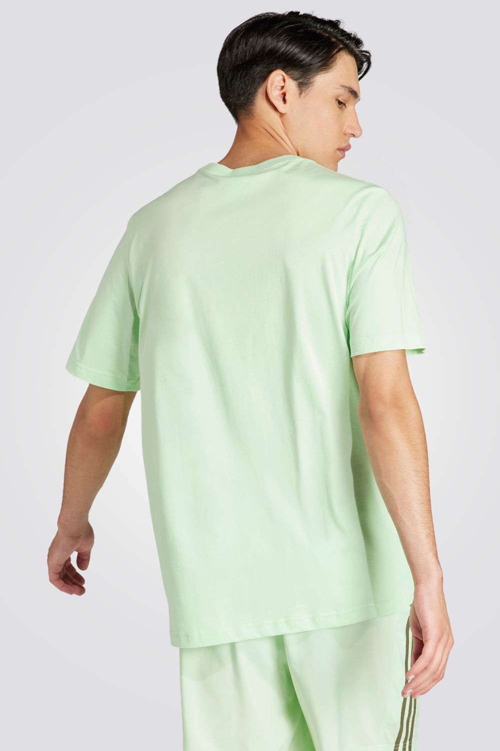 טישירט לגברים Essentials בצבע ירוק זוהר