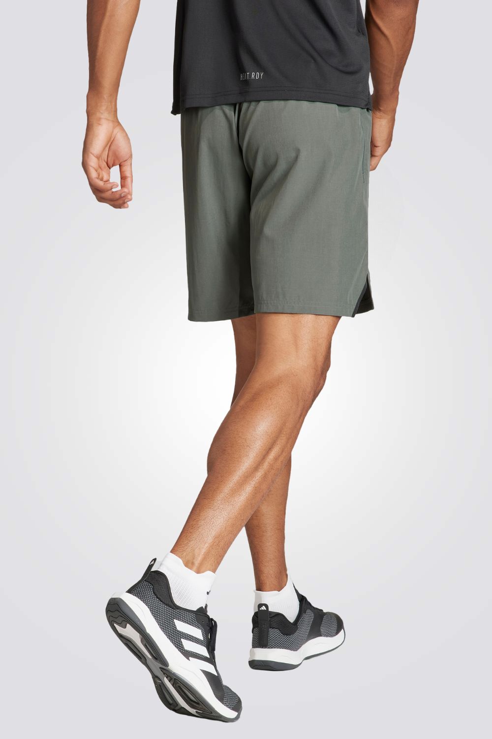 מכנסיים קצרים לגברים DESIGNED FOR TRAINING בצבע אפור ושחור