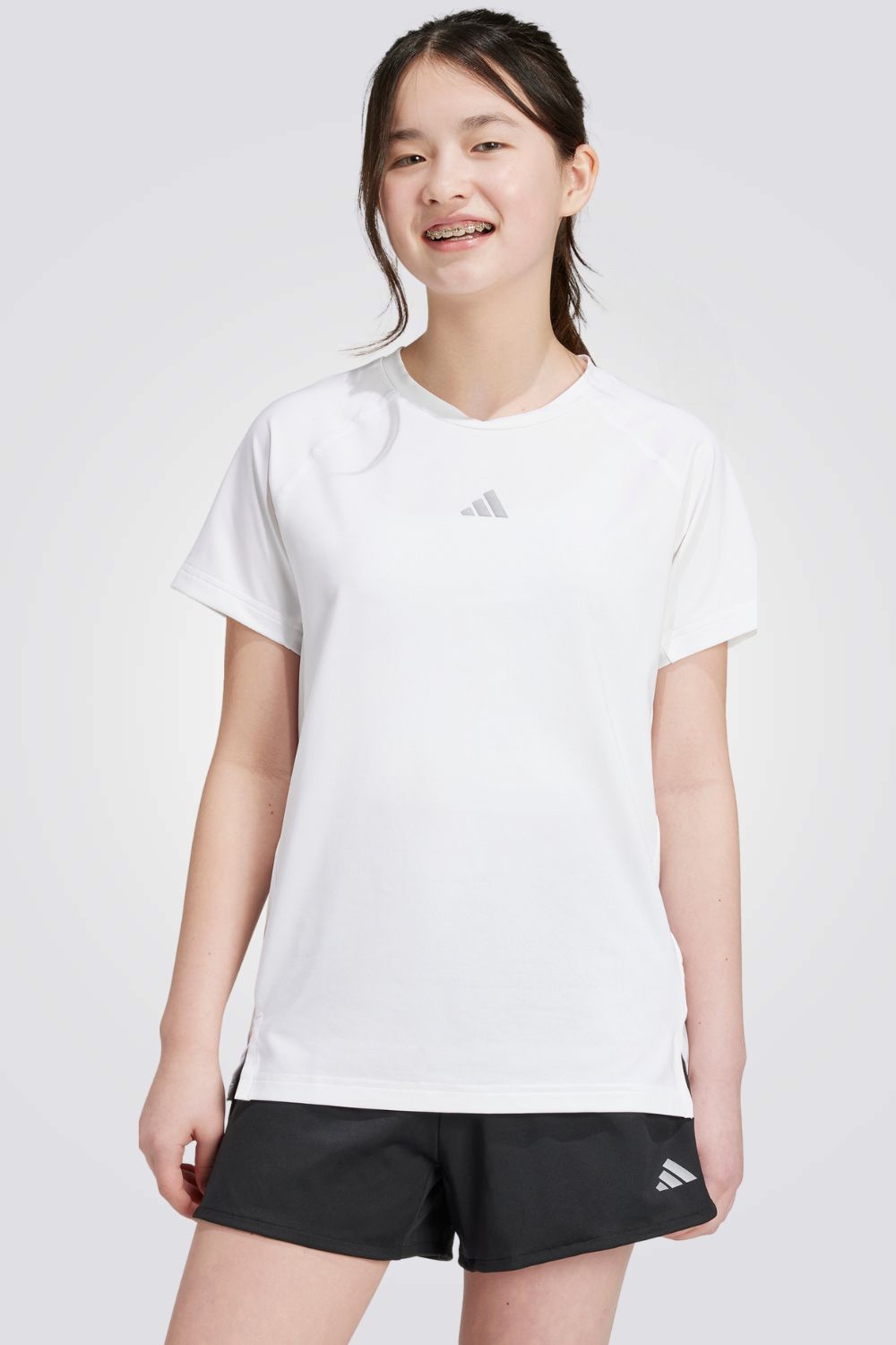 טישירט לילדות Athletic בצבע לבן