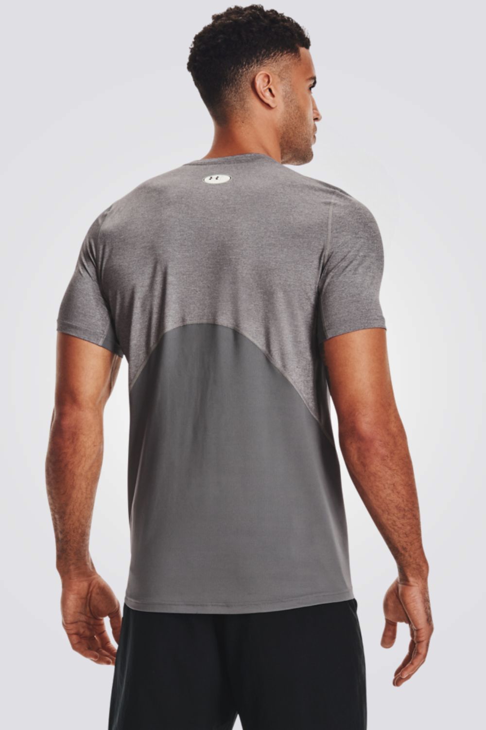 טישירט לגברים HeatGear בצבע אפור