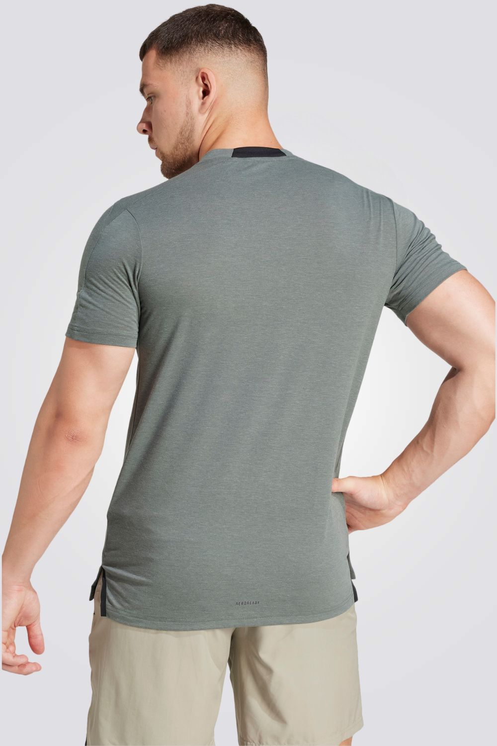 טישירט לגברים DESIGNED FOR TRAINING בצבע אפור