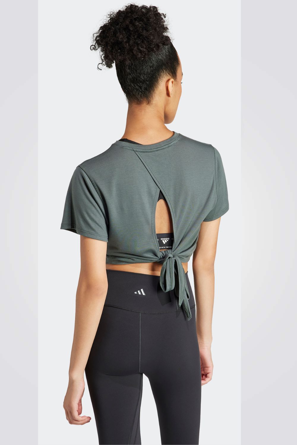 טישירט לנשים YOGA STUDIO WRAPPED בצבע אפור