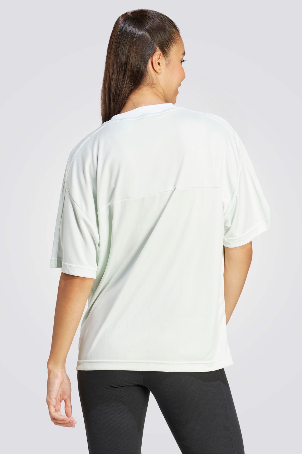 טישירט לנשים TIRO LOOSE בצבע ירוק בהיר