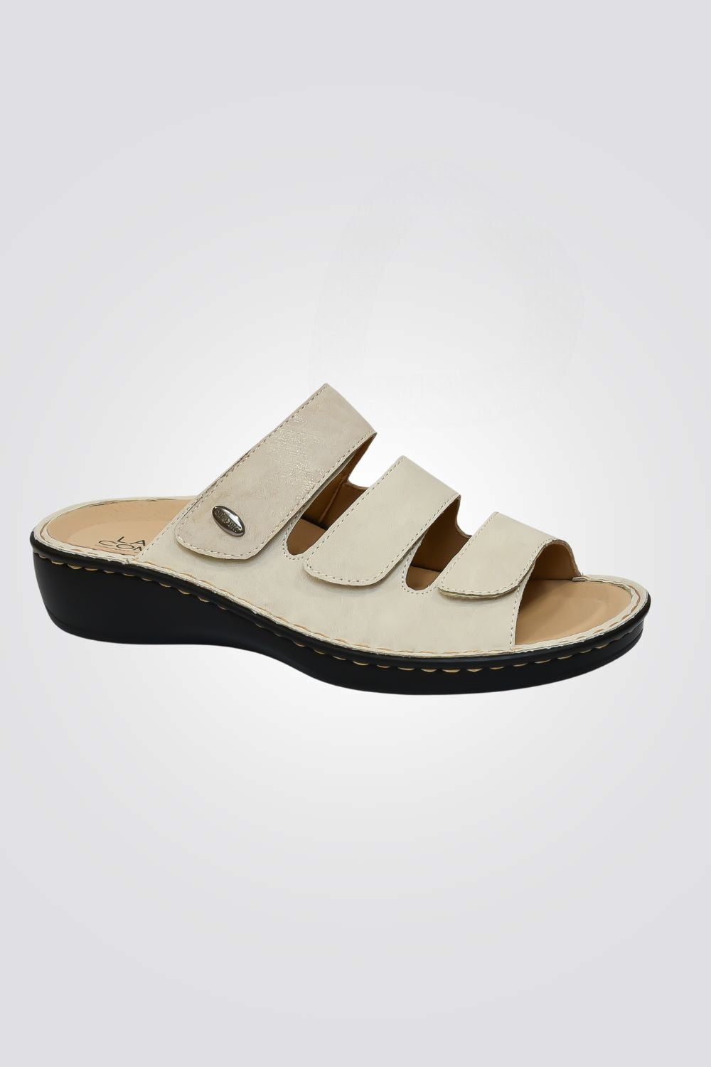 כפכפי נוחות לנשים 3 רצועות סקוטץ' בצבע בז'