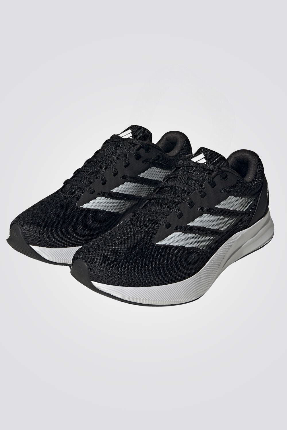נעלי ספורט לגברים DURAMO RC SHOES בצבע שחור ולבן