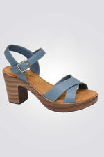 סנדלים מבית המותג LADY COMFORT בעלות סולייה פנימית שעוטפת את הרגל ומספקת נוחות בלתי מתפשרת , סולייה חיצונית ששומרת על הרגל בכל צעד  גובה העקב כ- 7.5 ס"מ