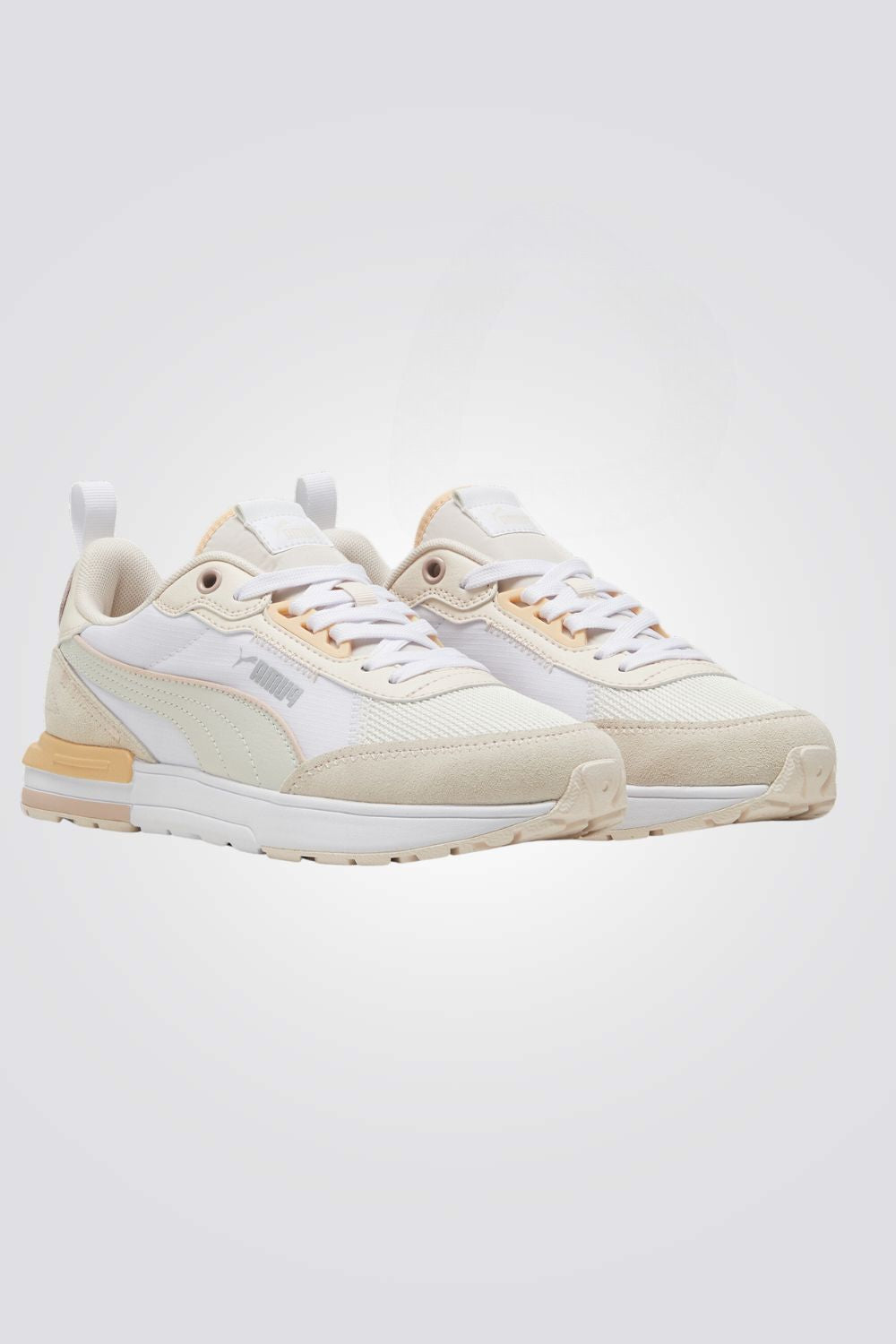 נעליים מבית המותג PUMA בעלות מדרס פנימי רך במיוחד שמספק נוחות מירבית ועוטף את הרגל בצורה הטובה ביותר, סולייה חיצונית מגומי שמאפשרת יציבות מלאה על הקרקע 