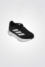 נעלי ספורט לילדים דגם IG2460 מבית המותג ADIDAS. נעליים קלות משקל עשויות בחלקן מחומרים ממוחזרים. חלק עליון עשוי רשת אוורירית עם ריפוד סופר קליל של LIGHTMOTION. החלק העליון גם עשוי מסדרה של חומרים ממוחזרים, וכולל לפחות 50% תוכן ממוחזר.