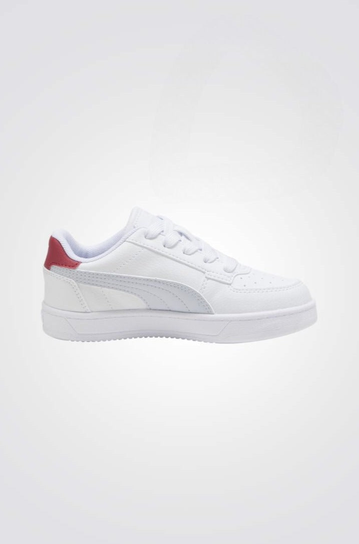 נעליים מבית המותג PUMA בעלות מדרס פנימי, ששומר על הרגל והופך כל צעד לרך ונוח, סולייה חיצונית ששומרת על אחיזה מלאה בקרקע.