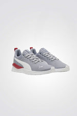 נעליים מבית המותג PUMA בעלות מדרס פנימי, שעוטף את הרגל והופך כל צעד לרך במיוחד. סולייה חיצונית, שמאפשרת אחיזה מלאה בקרקע