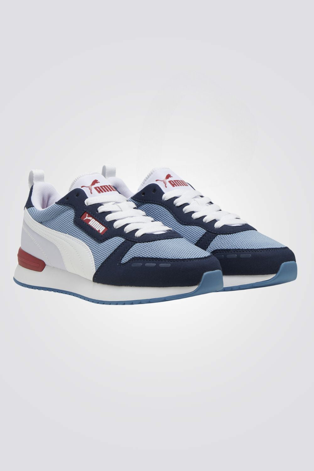 נעליים מבית המותג PUMA בעלות מדרס פנימי, שמספק נוחות מירבית בכל צעד. סולייה חיצונית שמאפשרת , אחיזה מלאה בקרקע לאורך כל היום.