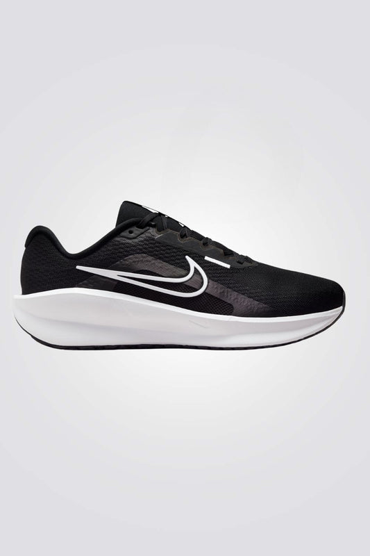 נעלי ספורט לגברים DOWNSHIFTER 13 WIDE בצבע שחור ולבן