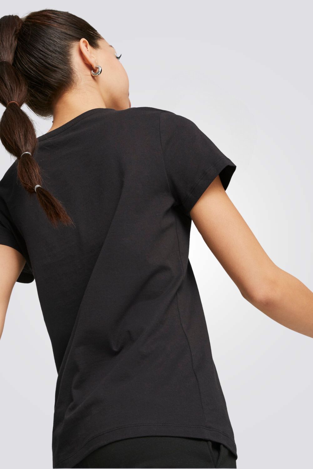 טישירט לנשים  ESS LOGO POWER בצבע שחור