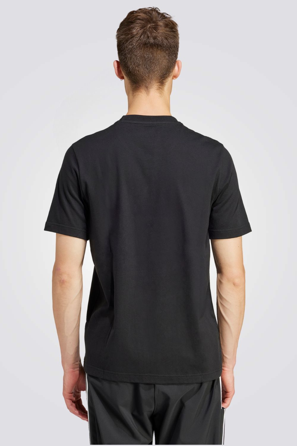 טישירט לגברים LANDSCAPE BADGE GRAPHIC בצבע שחור