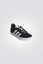 נעליים מבית המותג ADIDAS, בעלות מדרס פנימי ששומר על הרגל והופך כל צעד לנוח במיוחד, סולייה חיצונית לאחיזה מלאה בקרקע.