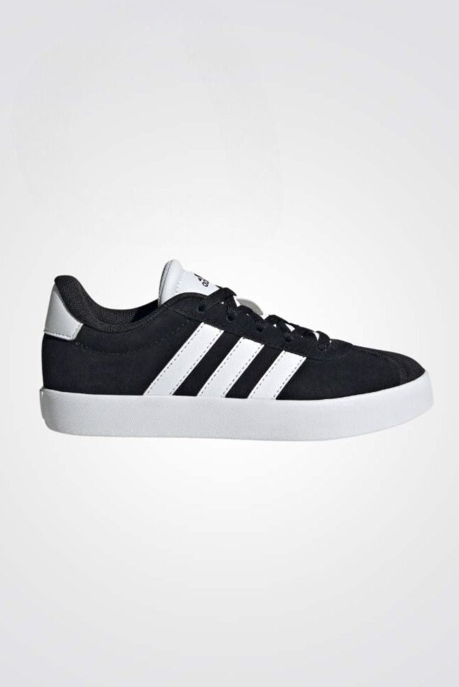 נעליים מבית המותג ADIDAS, בעלות מדרס פנימי ששומר על הרגל והופך כל צעד לנוח במיוחד, סולייה חיצונית לאחיזה מלאה בקרקע.