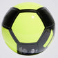 כדור מבית המותג ADIDAS,, עשויה מחומר עמיד שמאפשר ביצועים גבוהים במהלך המשחק . הרכב בד : מעטפת: 100% TPU - 2