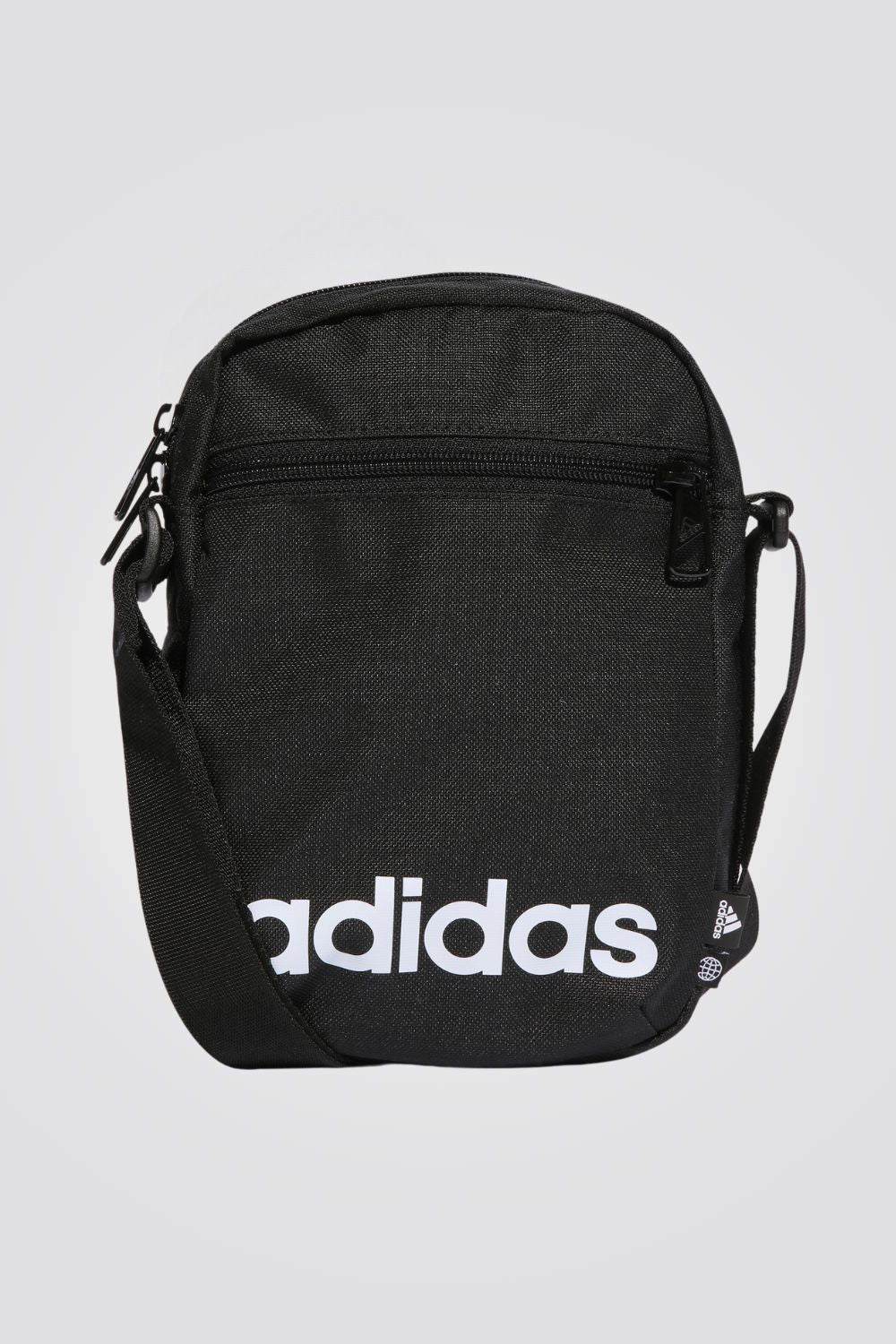 תיק גב מבית המותג ADIDAS, בעל רצועות כתף מתכוננות שמסיעות לאחיזה נוחה. תא ראשי בסגירת רוכסן לשמירה על החפצים שלך בצורה הבטוחה ביותר. כיס רוכסן קדמי לשמירה על המכשיר הנייד שלך.