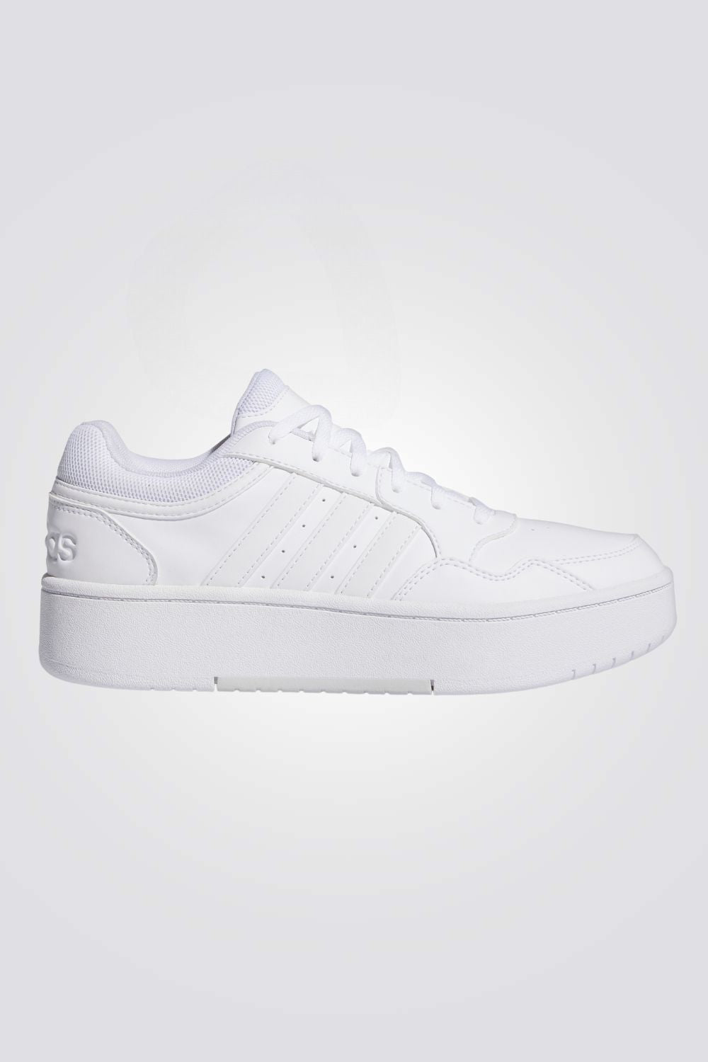 נעליים מבית המותג ADIDAS,בעלות מדרס פנימי ששומר על הרגל והופך כל צעד לרך ונוח במיוחד. סולייה חיצונית שמספקת אחיזה מלאה בקרקע.