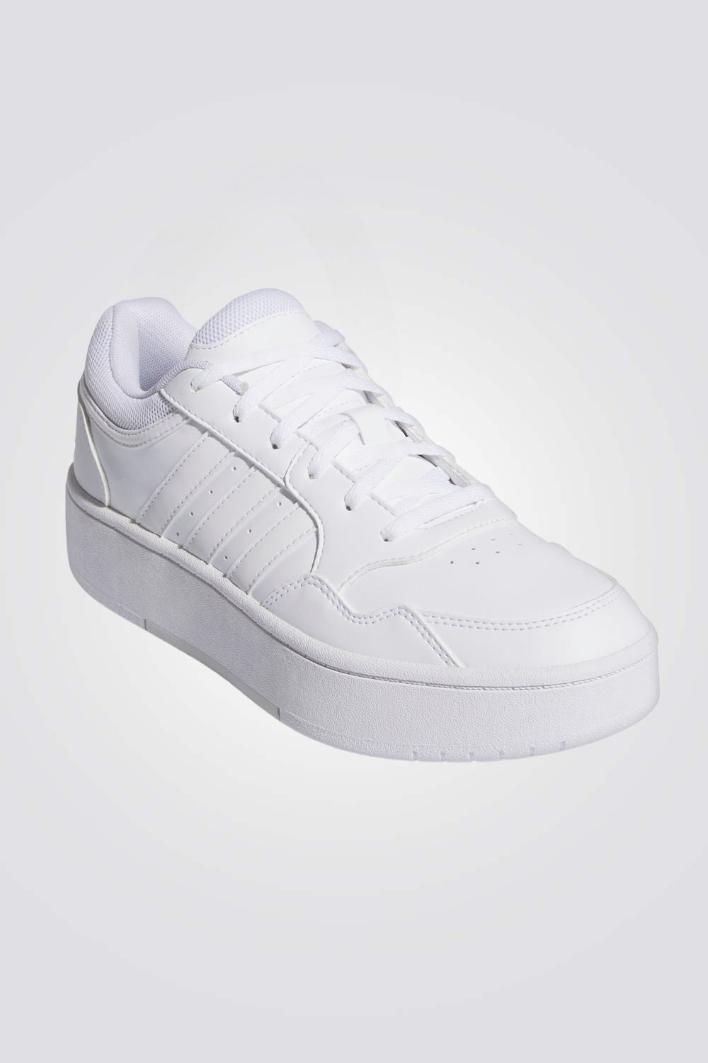 נעליים מבית המותג ADIDAS,בעלות מדרס פנימי ששומר על הרגל והופך כל צעד לרך ונוח במיוחד. סולייה חיצונית שמספקת אחיזה מלאה בקרקע.