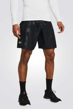 מכנסיים מבית המותג UNDER ARMOUR, עשויות מחומר מנדף זיעה ששומר על הגוף שלך לאורך האימון. מותן אלסטית להתאמה מושלמת. כיסים קדמיים לשמירה על החפצים שלך בדרך הטובה ביותר.