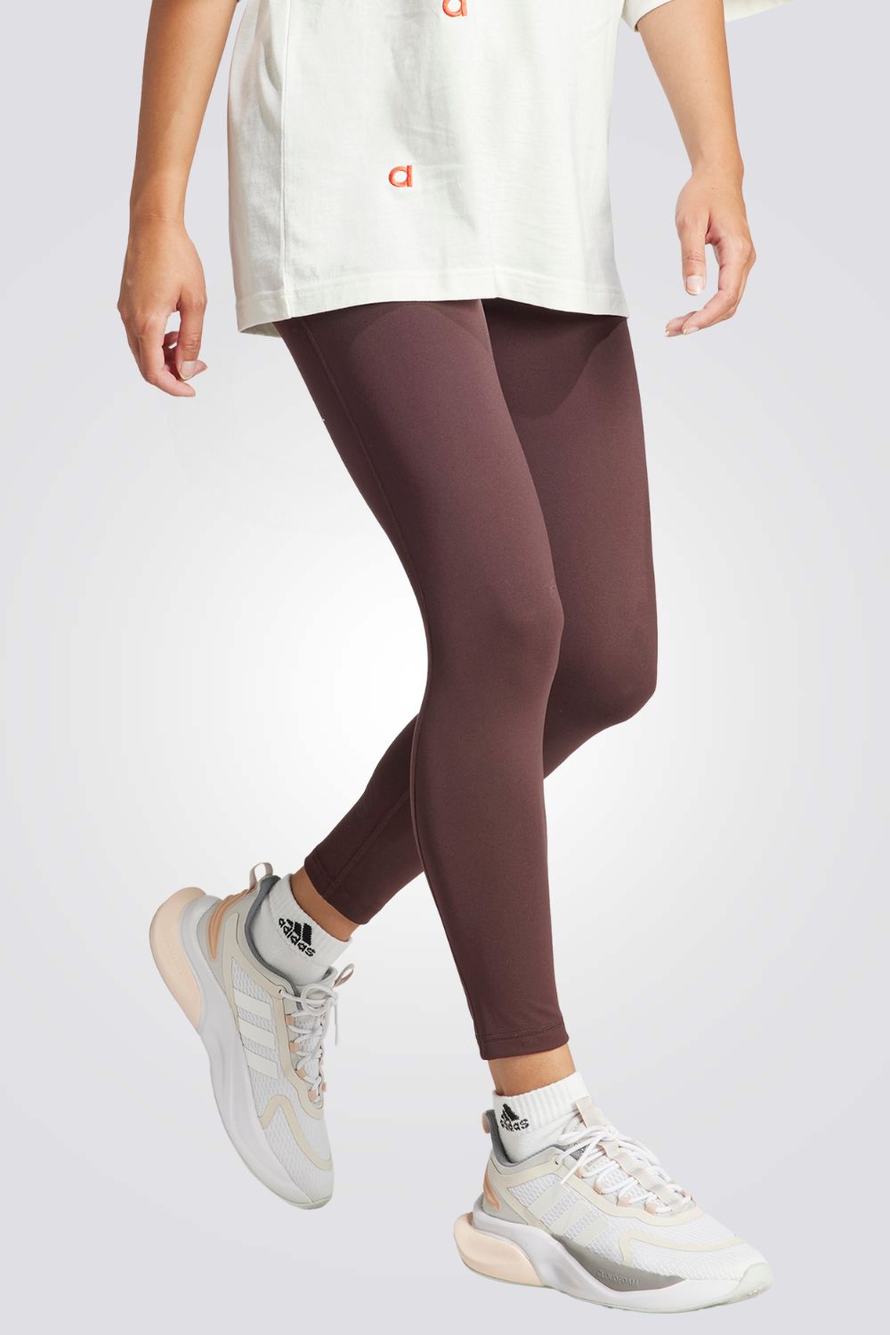 טייץ מבית המותג ADIDAS, בעלות מותן אלסטית להתאמה מושלמת