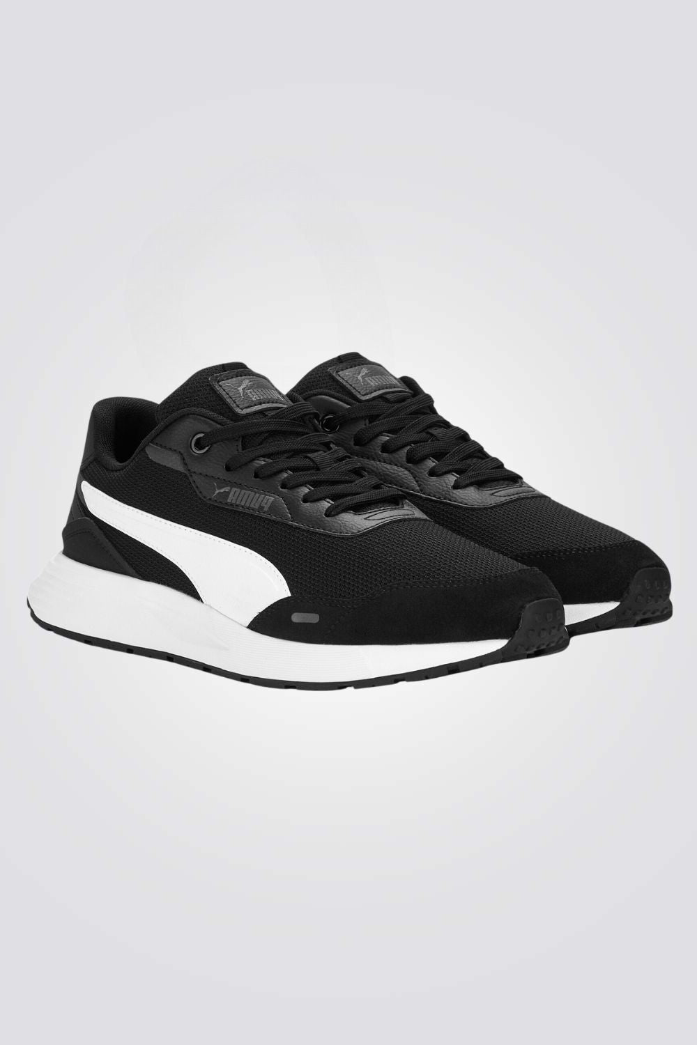 נעליים מבית המותג PUMA, בעלות מדרס פנימי שעוטף את הרגל והופך כל צעד לנוח במיוחד. סולייה חיצונית, שמספקת אחיזה מלאה בקרקע