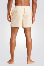 בגד ים מבית המותג ADIDAS, עשוי מבד שמתייבש בקלות ומנדף זיעה ששומר על הגוף שלך מאורר. מותן אלסטית עם שרוך להתאמה מושלמת. כיסי רשת בצדדים לשמירה על החפצים שלך בצורה הנוחה ביותר.