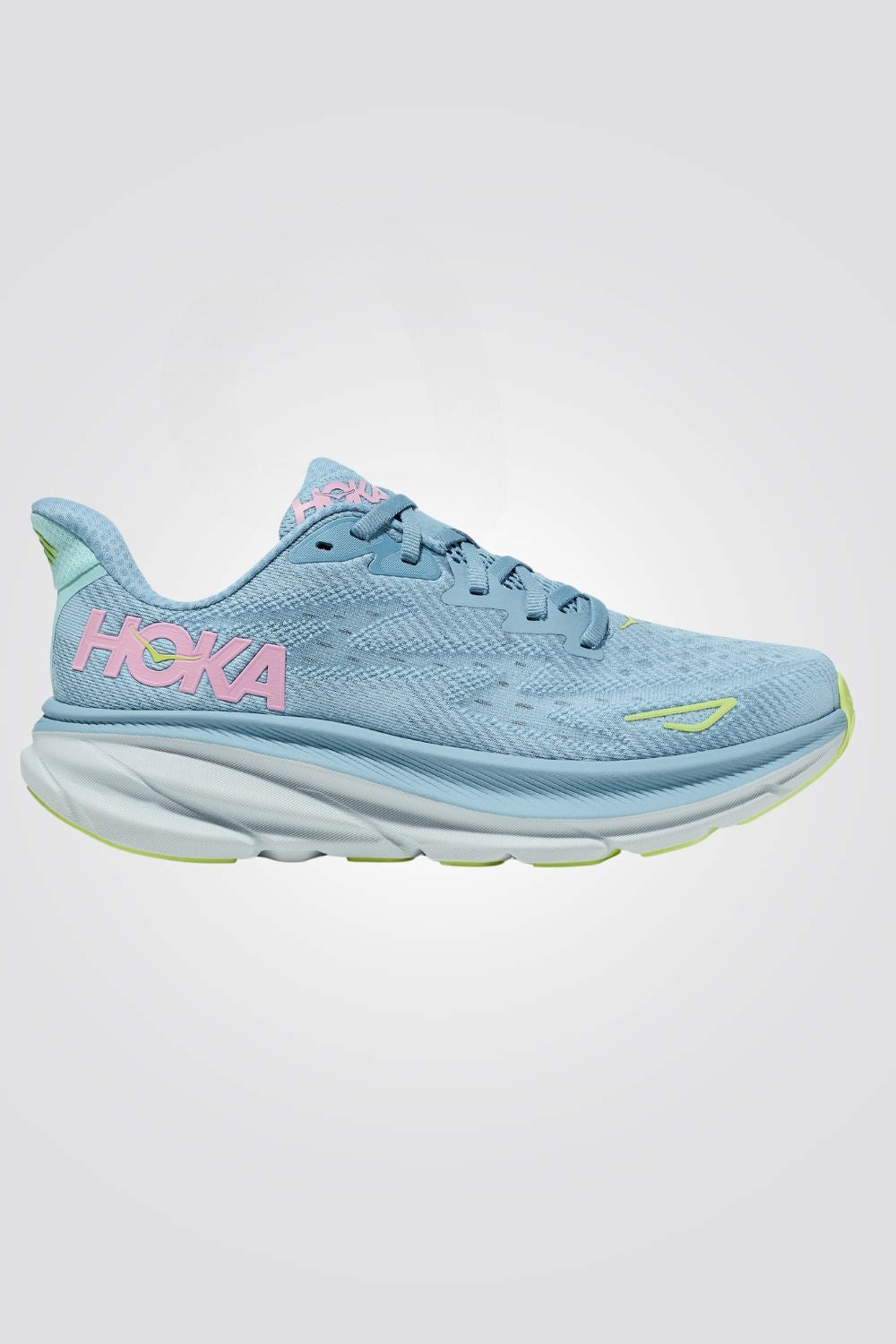 נעליים מבית המותג HOKA, בעלות מדרס פנימי שמספק תמיכה מלאה ברגל בכל צעד. סולייה חיצונית שמספקת אחיזה מלאה בקרקע.