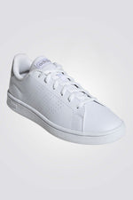 נעליים מבית המותג ADIDAS, בעלות מדרס פנימי רך שעוטף את הרגל בנוחות . סולייה חיצונית עמידה שמספקת אחיזה מלאה בקרקע.