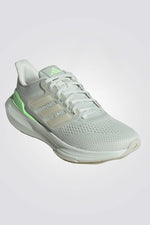 נעליים מבית המותג ADIDAS, בעלות מדרס פנימי רך שעוטף את הרגל בנוחות . סולייה חיצונית עמידה שמספקת אחיזה מלאה בקרקע. 