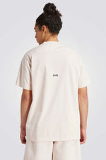 חולצה מבית המותג ADIDAS, עשויה מבד נוח וגמיש ומשלבת בין אופנתיות ונוחות בלתי מתפשרת.