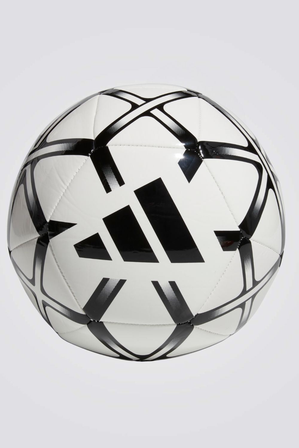 כדורגל מבית המותג ADIDAS עשוי מחומרים חזקים ועמידים שמאפשרים לך לשחק במיטבך מבלי לדאוג לתחזוקה שלו.