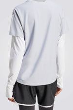 גופייה מבית המותג ADIDAS, עשויה מבד מנדף זיעה ששומר על הגוף שלך מאורר לאורך האימון